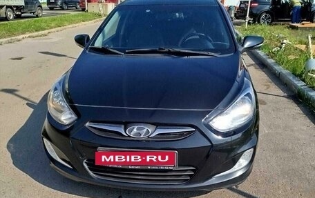 Hyundai Solaris II рестайлинг, 2011 год, 720 000 рублей, 3 фотография