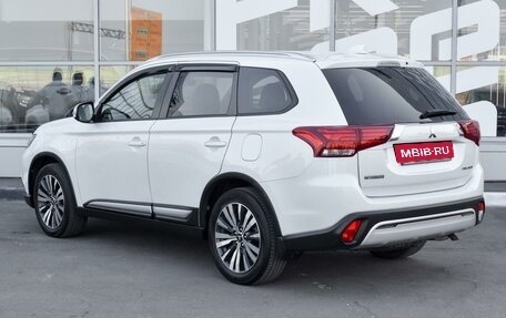 Mitsubishi Outlander III рестайлинг 3, 2019 год, 2 469 000 рублей, 2 фотография