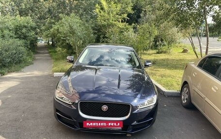 Jaguar XE I рестайлинг, 2016 год, 1 875 000 рублей, 2 фотография