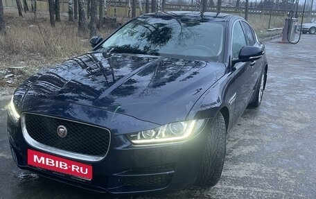 Jaguar XE I рестайлинг, 2016 год, 1 875 000 рублей, 11 фотография