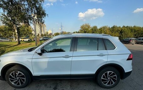 Volkswagen Tiguan II, 2018 год, 2 490 000 рублей, 6 фотография