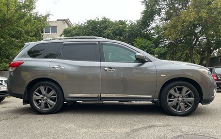 Nissan Pathfinder, 2016 год, 2 550 000 рублей, 3 фотография