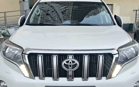 Toyota Land Cruiser Prado 150 рестайлинг 2, 2014 год, 4 150 000 рублей, 1 фотография