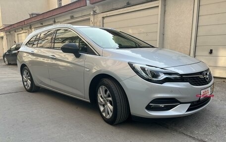 Opel Astra K, 2021 год, 1 850 000 рублей, 2 фотография