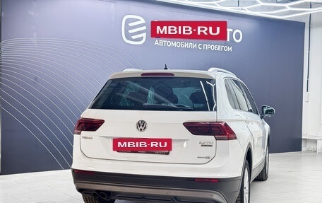 Volkswagen Tiguan II, 2017 год, 2 699 000 рублей, 3 фотография