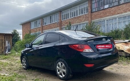 Hyundai Solaris II рестайлинг, 2011 год, 820 000 рублей, 5 фотография