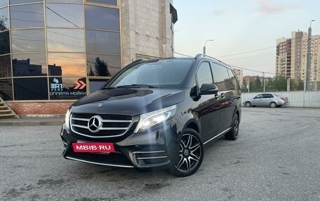 Mercedes-Benz V-Класс, 2018 год, 5 000 000 рублей, 3 фотография