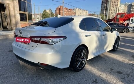 Toyota Camry, 2019 год, 3 100 000 рублей, 15 фотография