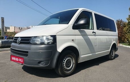 Volkswagen Transporter T5 рестайлинг, 2011 год, 1 800 000 рублей, 2 фотография