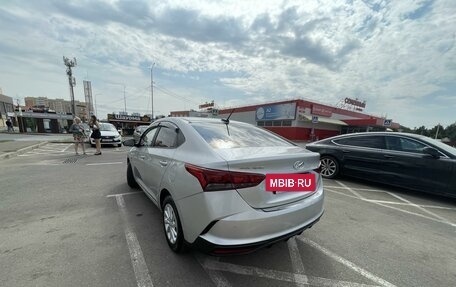 Hyundai Solaris II рестайлинг, 2021 год, 1 850 000 рублей, 4 фотография