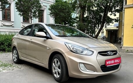 Hyundai Solaris II рестайлинг, 2011 год, 770 000 рублей, 1 фотография