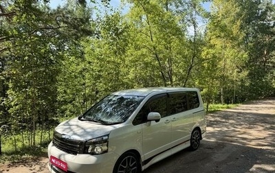 Toyota Voxy II, 2011 год, 2 250 000 рублей, 1 фотография