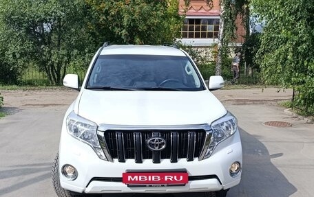 Toyota Land Cruiser Prado 150 рестайлинг 2, 2015 год, 4 555 000 рублей, 5 фотография