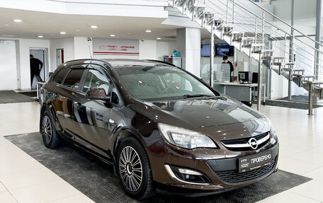 Opel Astra J, 2013 год, 950 000 рублей, 3 фотография