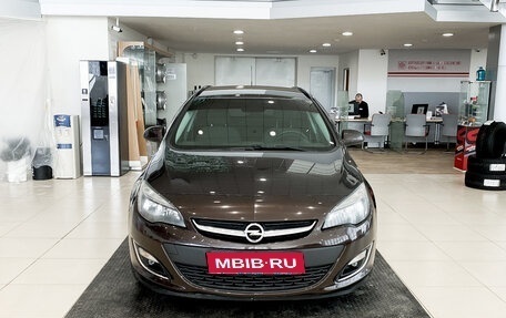 Opel Astra J, 2013 год, 950 000 рублей, 2 фотография