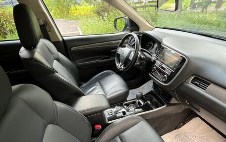 Mitsubishi Outlander III рестайлинг 3, 2019 год, 3 200 000 рублей, 21 фотография