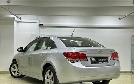 Chevrolet Cruze II, 2010 год, 699 000 рублей, 6 фотография