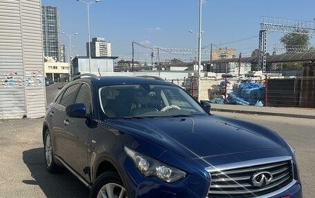 Infiniti QX70, 2015 год, 2 800 000 рублей, 2 фотография