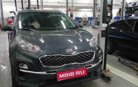 KIA Sportage IV рестайлинг, 2020 год, 2 480 000 рублей, 2 фотография