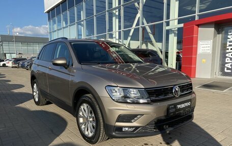 Volkswagen Tiguan II, 2018 год, 3 042 500 рублей, 3 фотография