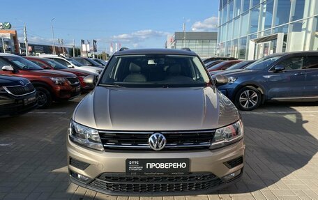 Volkswagen Tiguan II, 2018 год, 3 042 500 рублей, 2 фотография