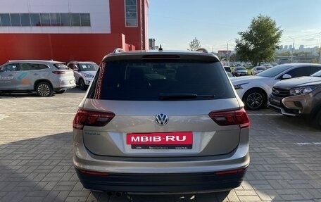 Volkswagen Tiguan II, 2018 год, 3 042 500 рублей, 6 фотография