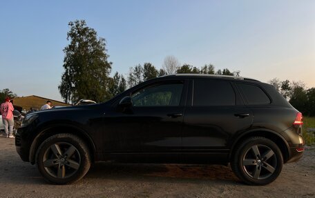 Volkswagen Touareg III, 2011 год, 1 750 000 рублей, 3 фотография