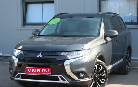 Mitsubishi Outlander III рестайлинг 3, 2021 год, 2 699 000 рублей, 1 фотография