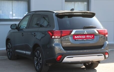 Mitsubishi Outlander III рестайлинг 3, 2021 год, 2 699 000 рублей, 7 фотография