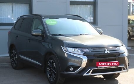 Mitsubishi Outlander III рестайлинг 3, 2021 год, 2 699 000 рублей, 3 фотография