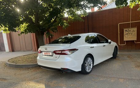 Toyota Camry, 2019 год, 3 100 000 рублей, 2 фотография