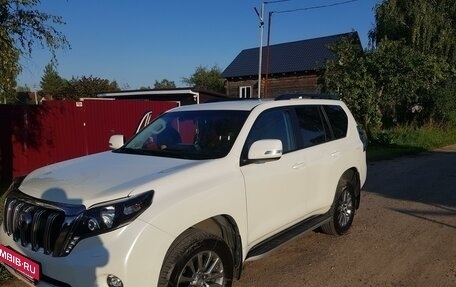 Toyota Land Cruiser Prado 150 рестайлинг 2, 2017 год, 4 850 000 рублей, 2 фотография