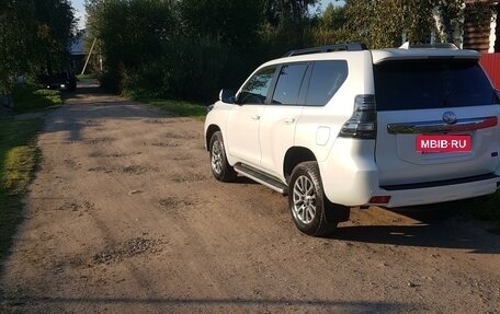 Toyota Land Cruiser Prado 150 рестайлинг 2, 2017 год, 4 850 000 рублей, 6 фотография