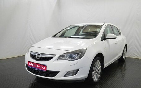 Opel Astra J, 2011 год, 550 000 рублей, 1 фотография