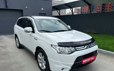 Mitsubishi Outlander III рестайлинг 3, 2014 год, 1 799 000 рублей, 1 фотография