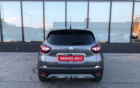 Renault Kaptur I рестайлинг, 2017 год, 1 655 000 рублей, 4 фотография