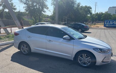 Hyundai Elantra VI рестайлинг, 2017 год, 1 900 000 рублей, 4 фотография