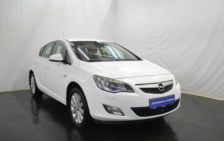 Opel Astra J, 2011 год, 550 000 рублей, 3 фотография