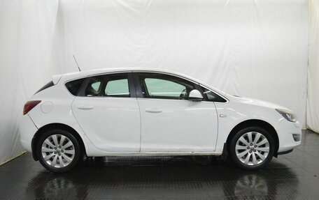 Opel Astra J, 2011 год, 550 000 рублей, 4 фотография