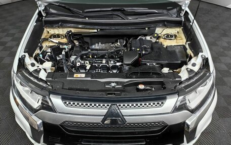 Mitsubishi Outlander III рестайлинг 3, 2022 год, 2 995 000 рублей, 12 фотография