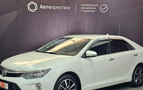 Toyota Camry, 2017 год, 2 350 000 рублей, 3 фотография