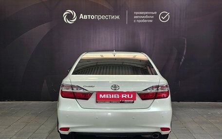 Toyota Camry, 2017 год, 2 350 000 рублей, 6 фотография