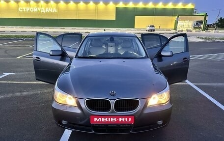 BMW 5 серия, 2004 год, 850 000 рублей, 1 фотография