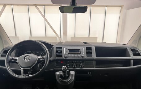 Volkswagen Caravelle T6 рестайлинг, 2019 год, 3 999 000 рублей, 13 фотография