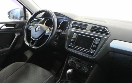 Volkswagen Tiguan II, 2018 год, 2 829 000 рублей, 18 фотография