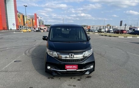 Honda Stepwgn IV, 2017 год, 2 100 000 рублей, 2 фотография