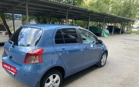 Toyota Yaris III рестайлинг, 2008 год, 850 000 рублей, 3 фотография