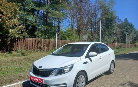 KIA Rio III рестайлинг, 2015 год, 999 000 рублей, 1 фотография