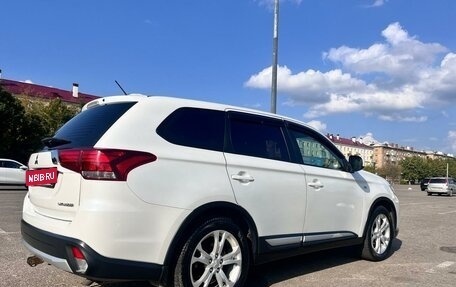 Mitsubishi Outlander III рестайлинг 3, 2015 год, 1 450 000 рублей, 5 фотография