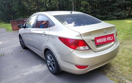 Hyundai Solaris II рестайлинг, 2012 год, 1 000 000 рублей, 5 фотография